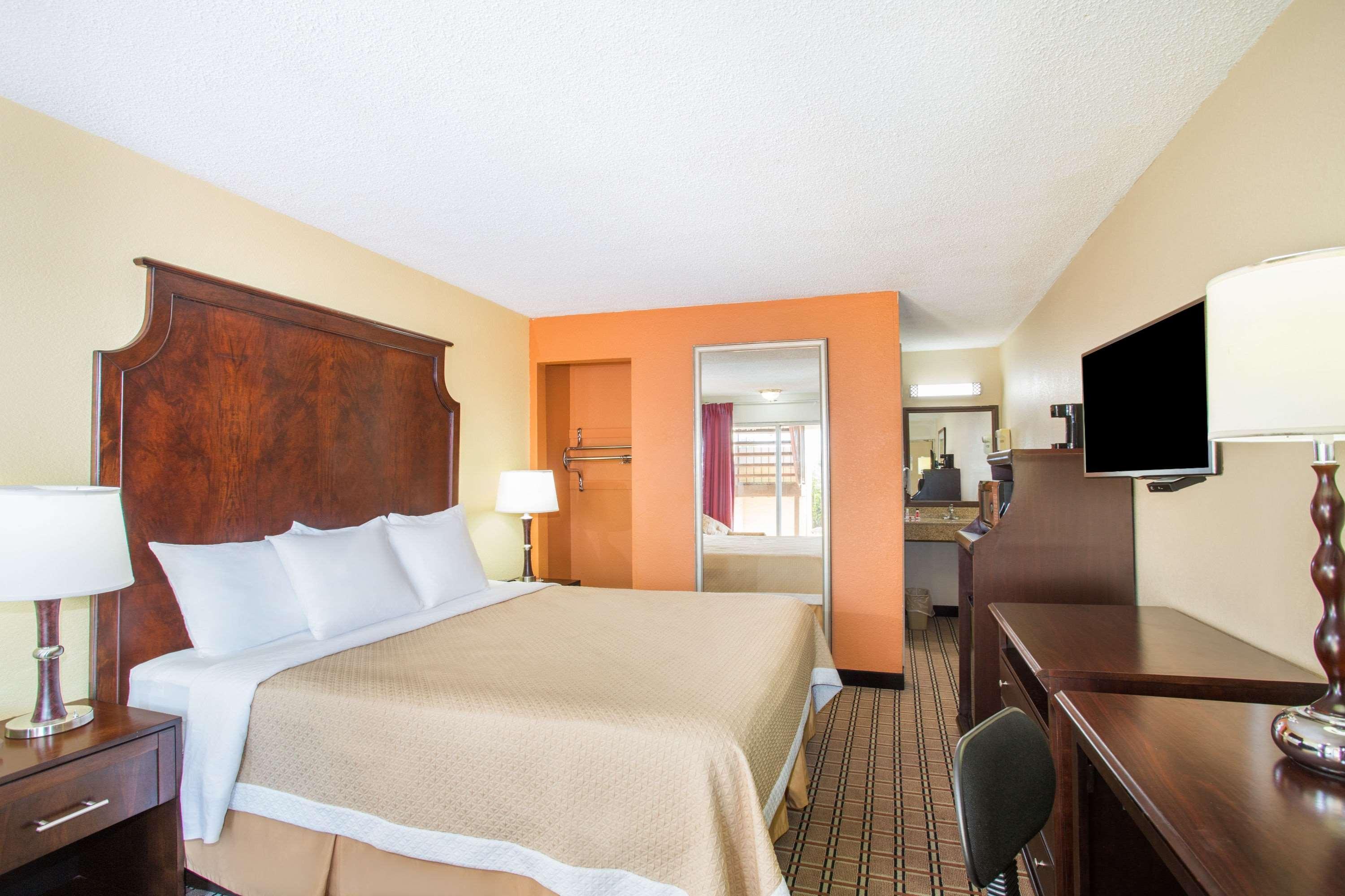 Days Inn By Wyndham Blytheville Εξωτερικό φωτογραφία