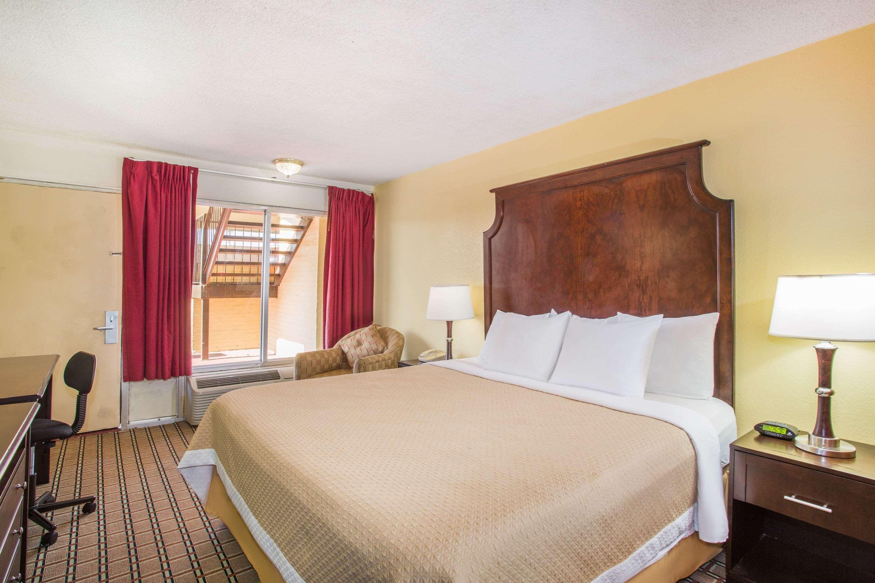 Days Inn By Wyndham Blytheville Εξωτερικό φωτογραφία