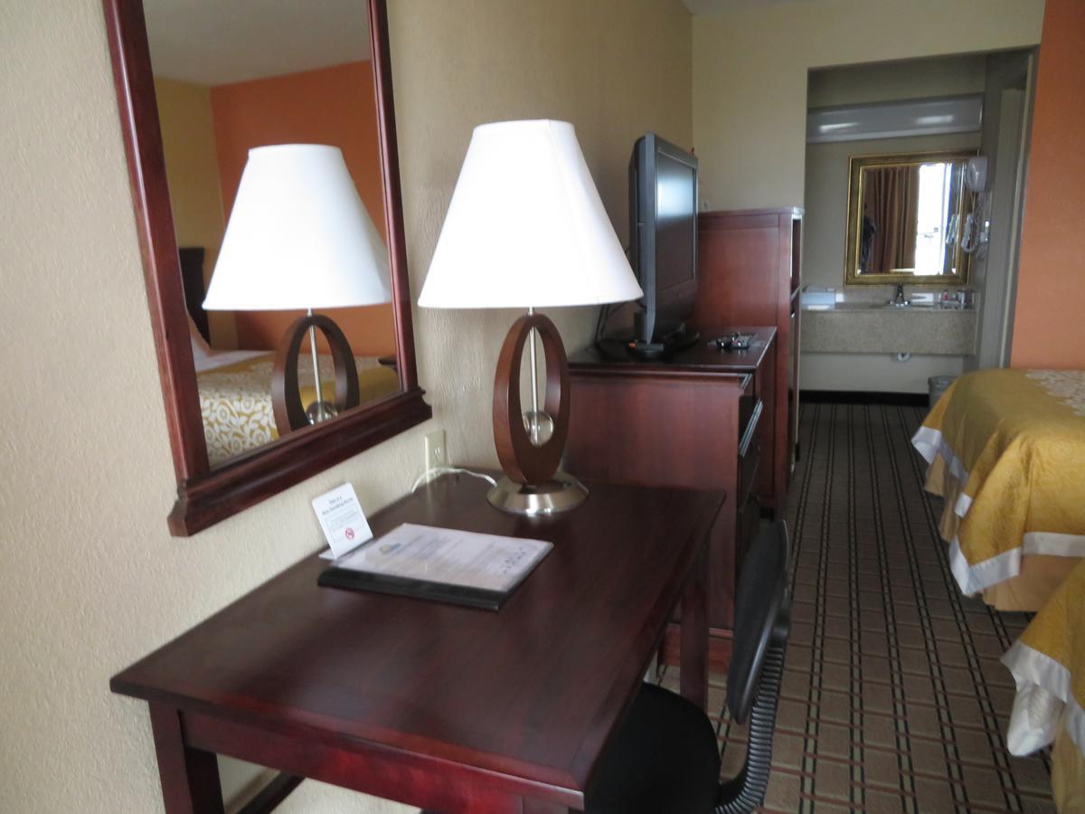 Days Inn By Wyndham Blytheville Εξωτερικό φωτογραφία