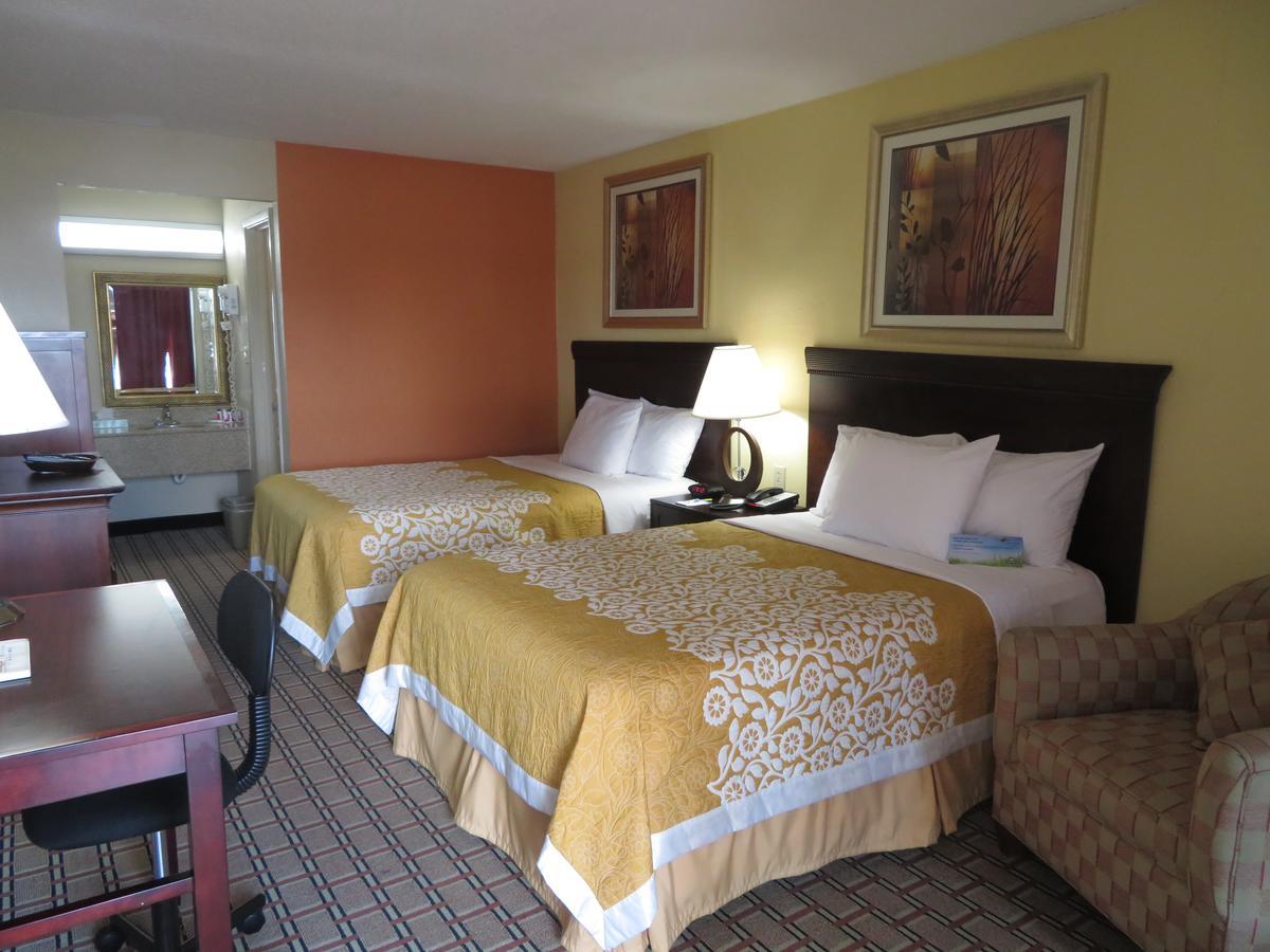 Days Inn By Wyndham Blytheville Εξωτερικό φωτογραφία